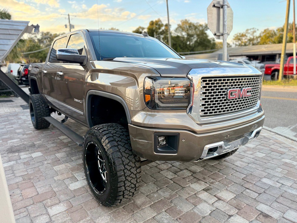 2015 GMC Sierra Image 2