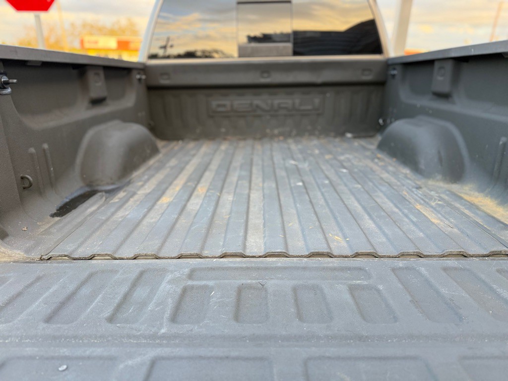 2015 GMC Sierra Image 18