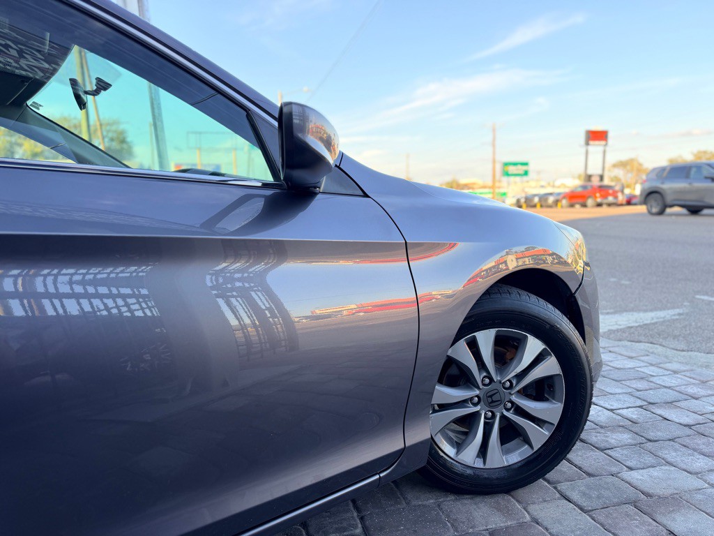 2015 Honda Accord Image 2