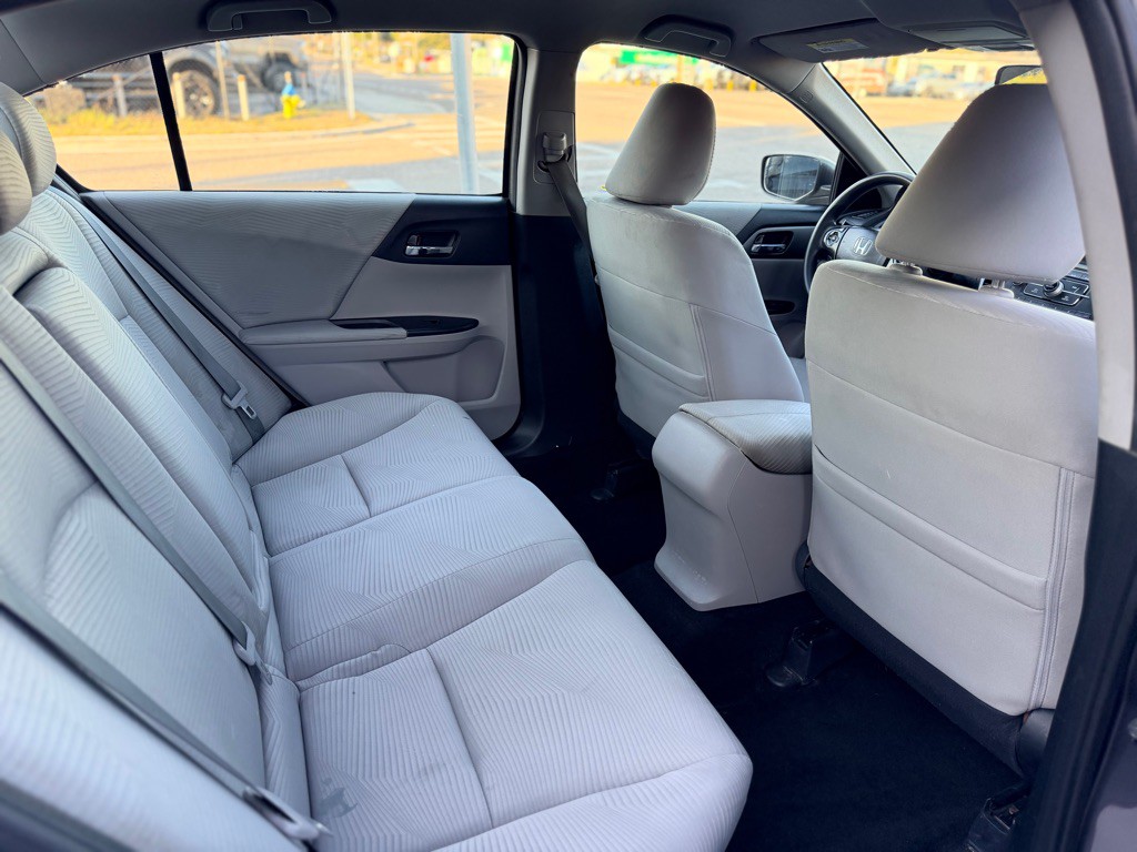 2015 Honda Accord Image 16