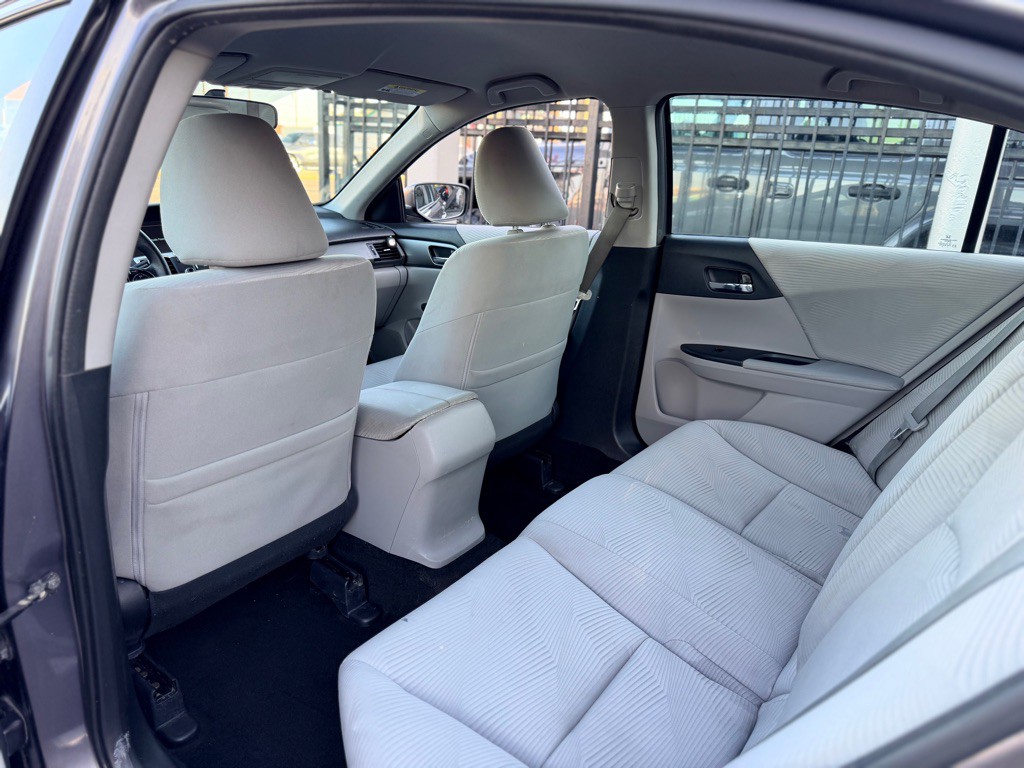 2015 Honda Accord Image 18