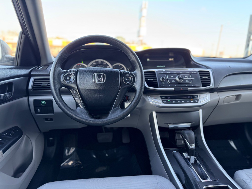 2015 Honda Accord Image 21