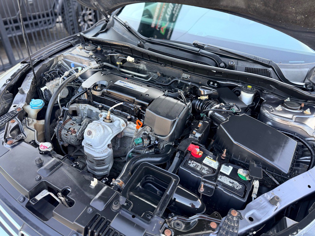 2015 Honda Accord Image 25