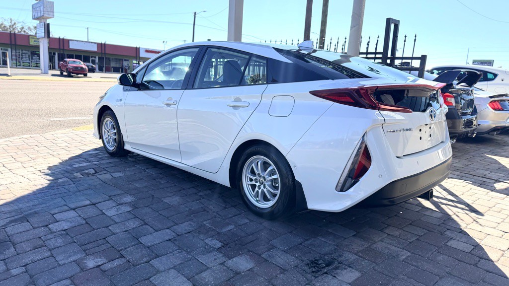 2020 Toyota Prius Image 6