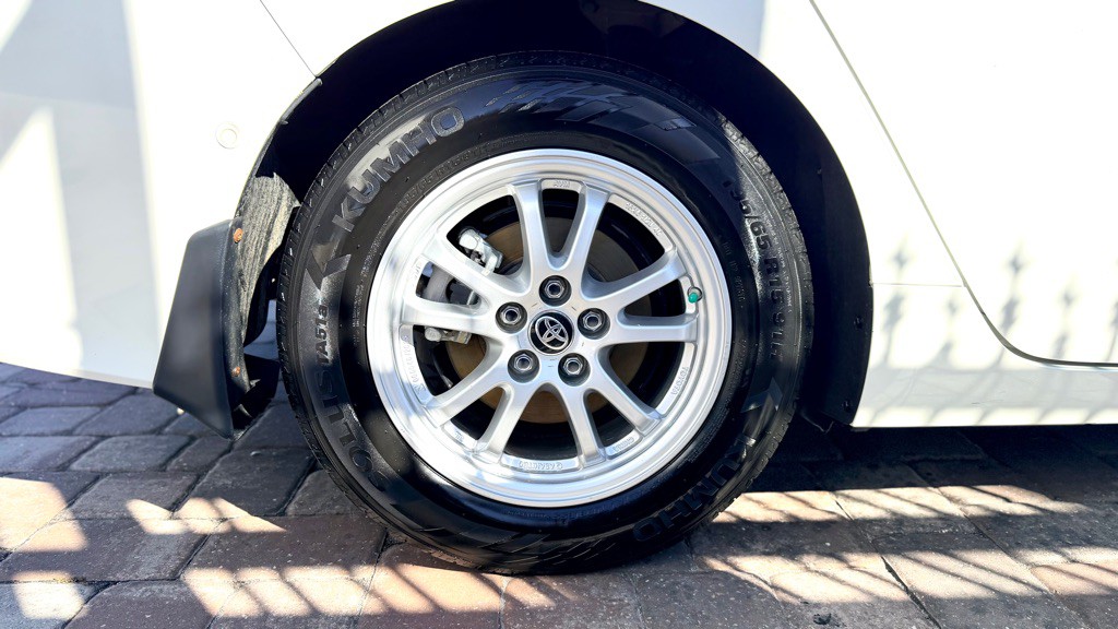 2020 Toyota Prius Image 9