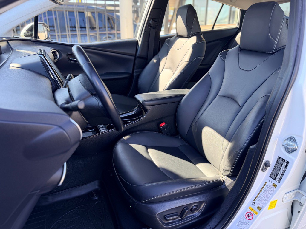 2020 Toyota Prius Image 13