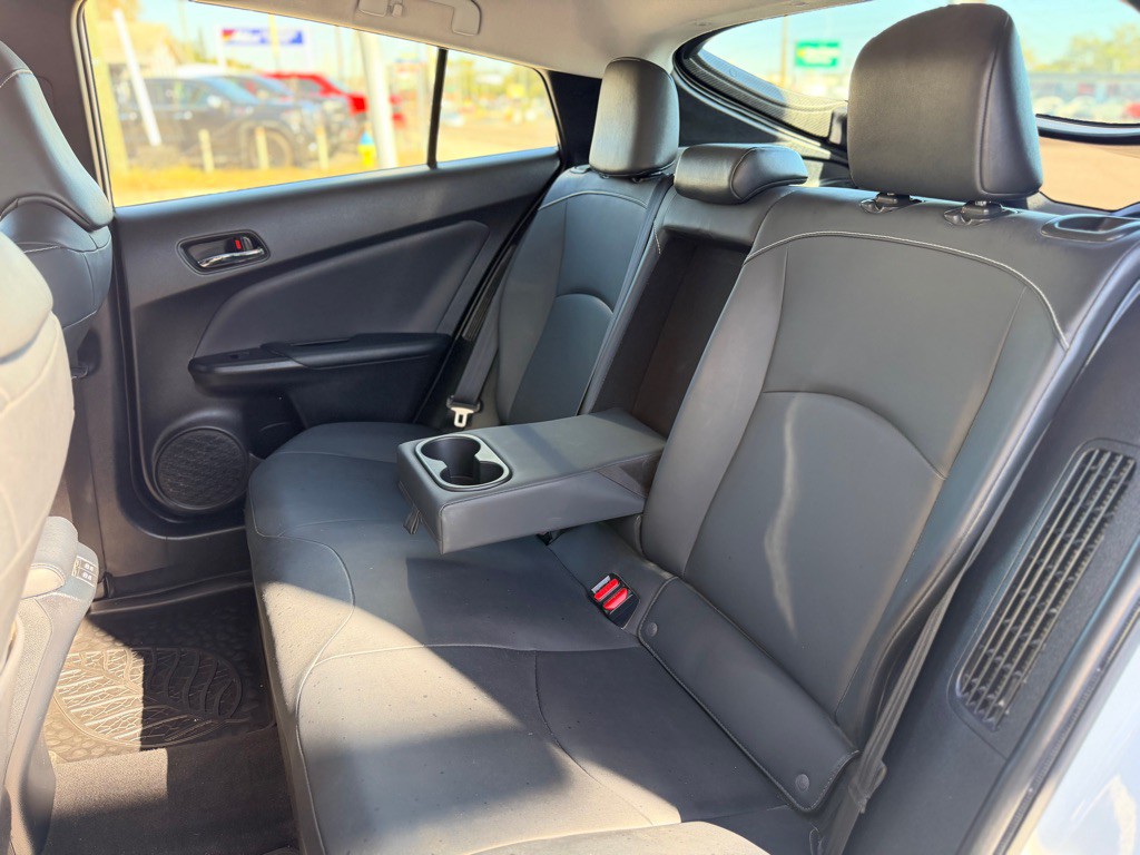 2020 Toyota Prius Image 16