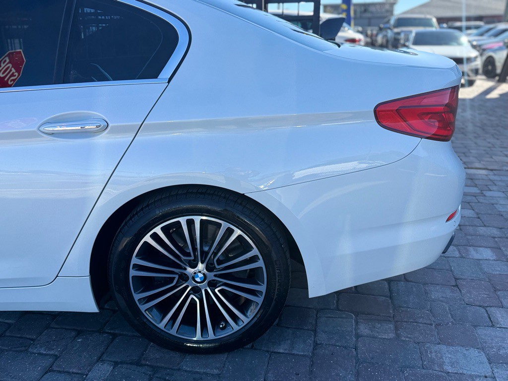 2018 BMW 5 Series Image 9