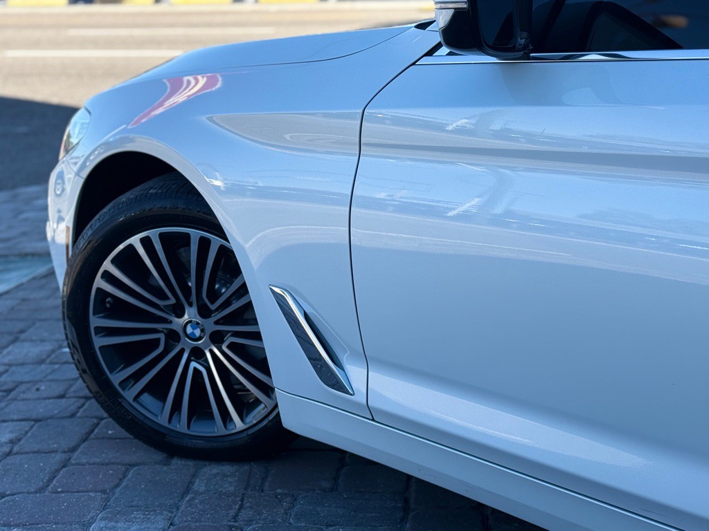 2018 BMW 5 Series Image 10