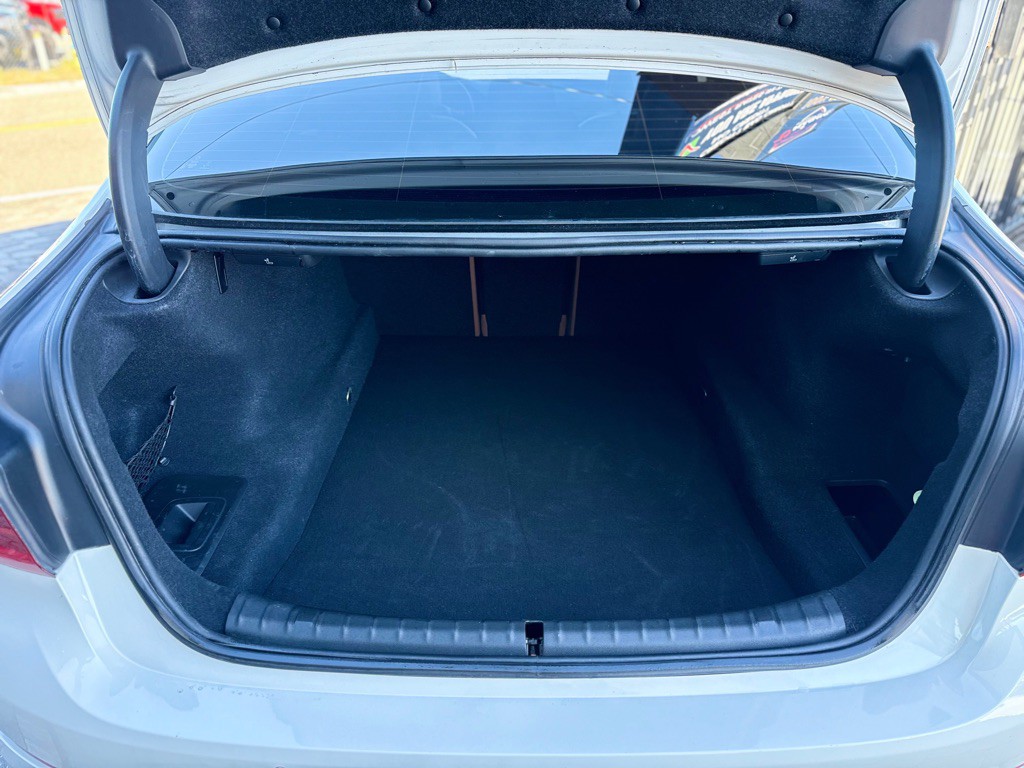 2018 BMW 5 Series Image 17