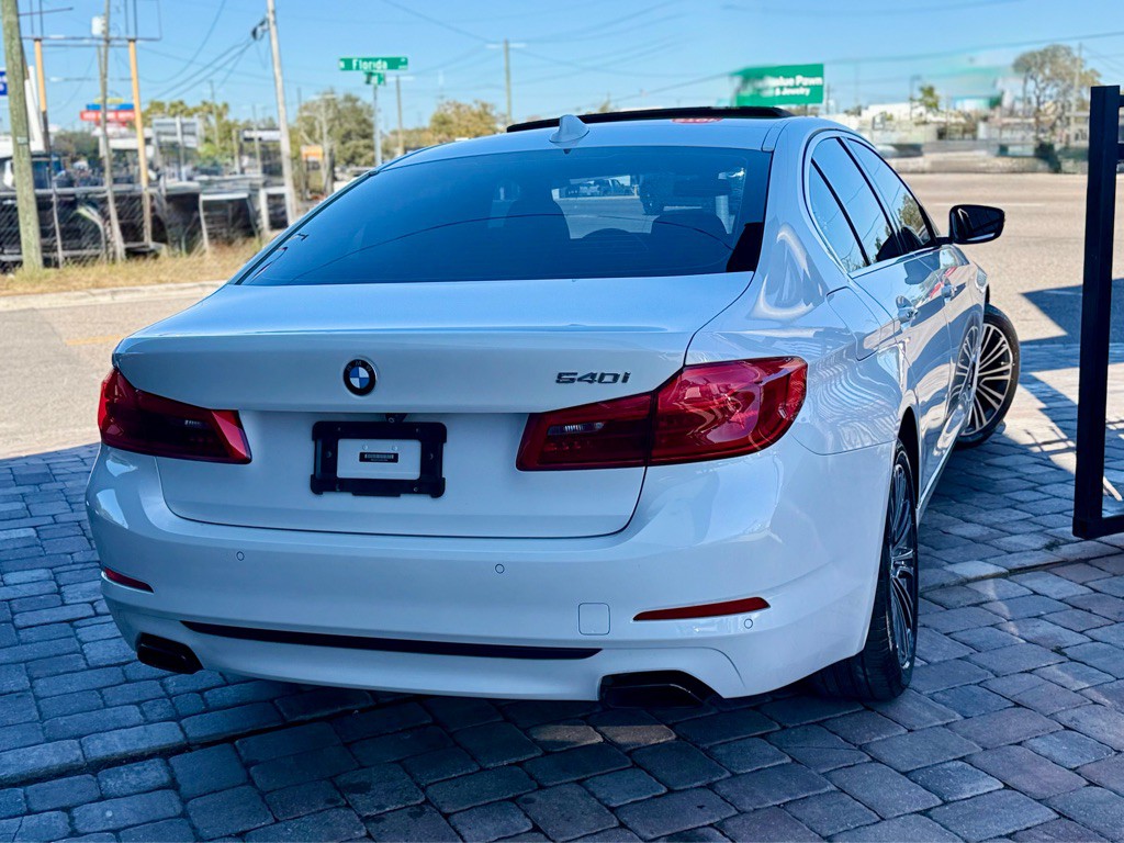 2018 BMW 5 Series Image 23