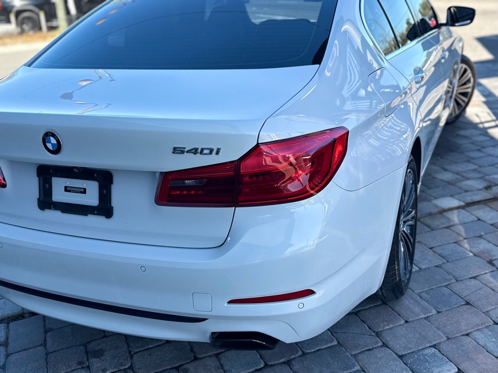 2018 BMW 5 Series Image 27