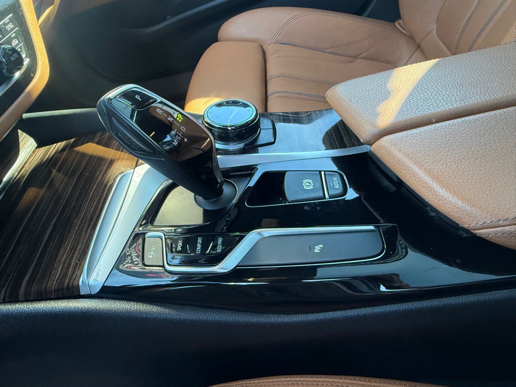 2018 BMW 5 Series Image 30