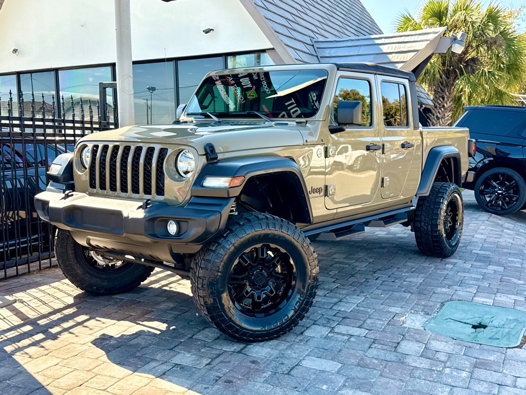 2020 Jeep Gladiator Image 2