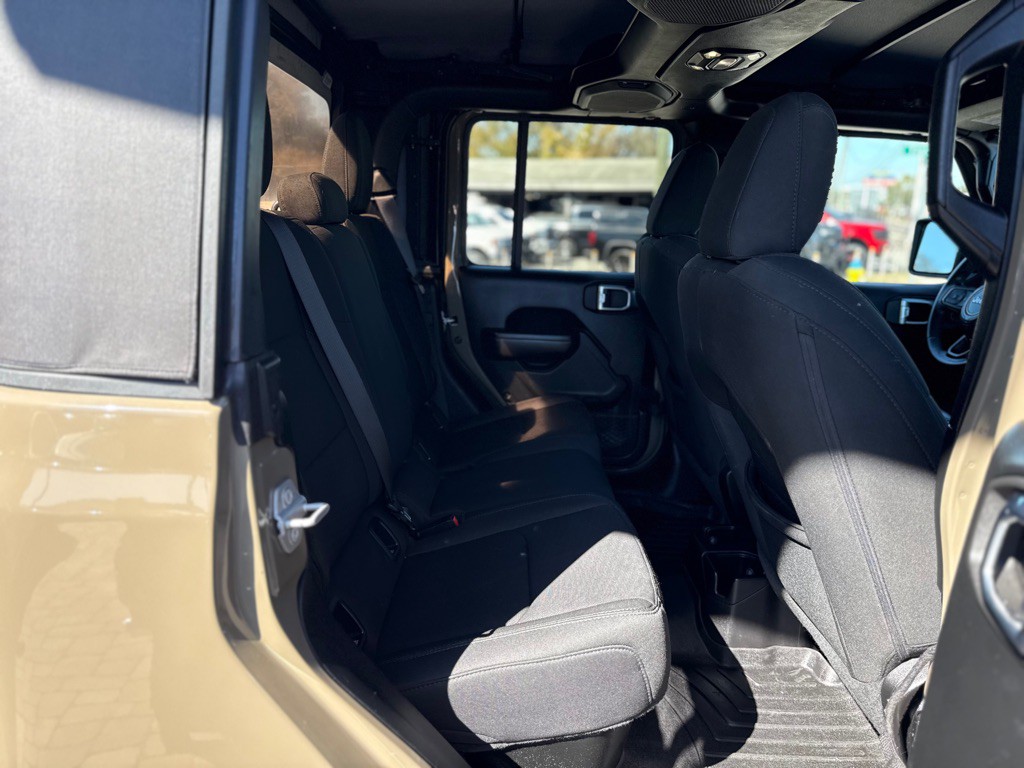 2020 Jeep Gladiator Image 21