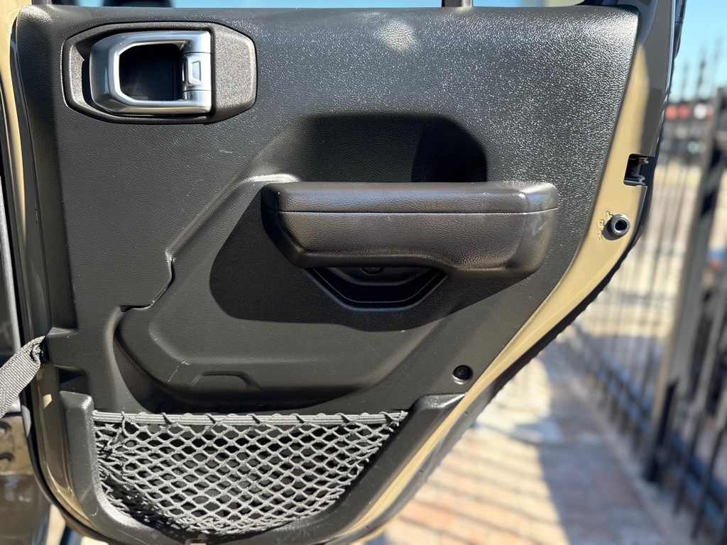 2020 Jeep Gladiator Image 37