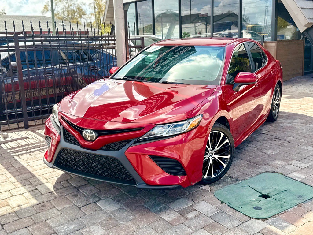 2019 Toyota Camry Image 2
