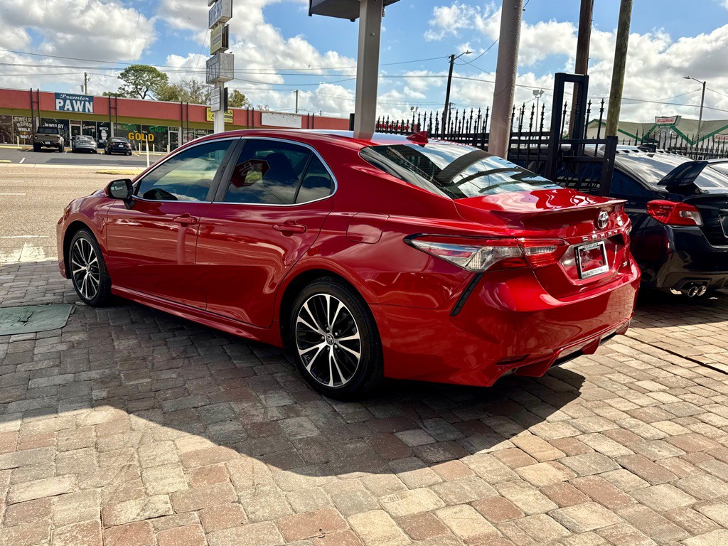 2019 Toyota Camry Image 6