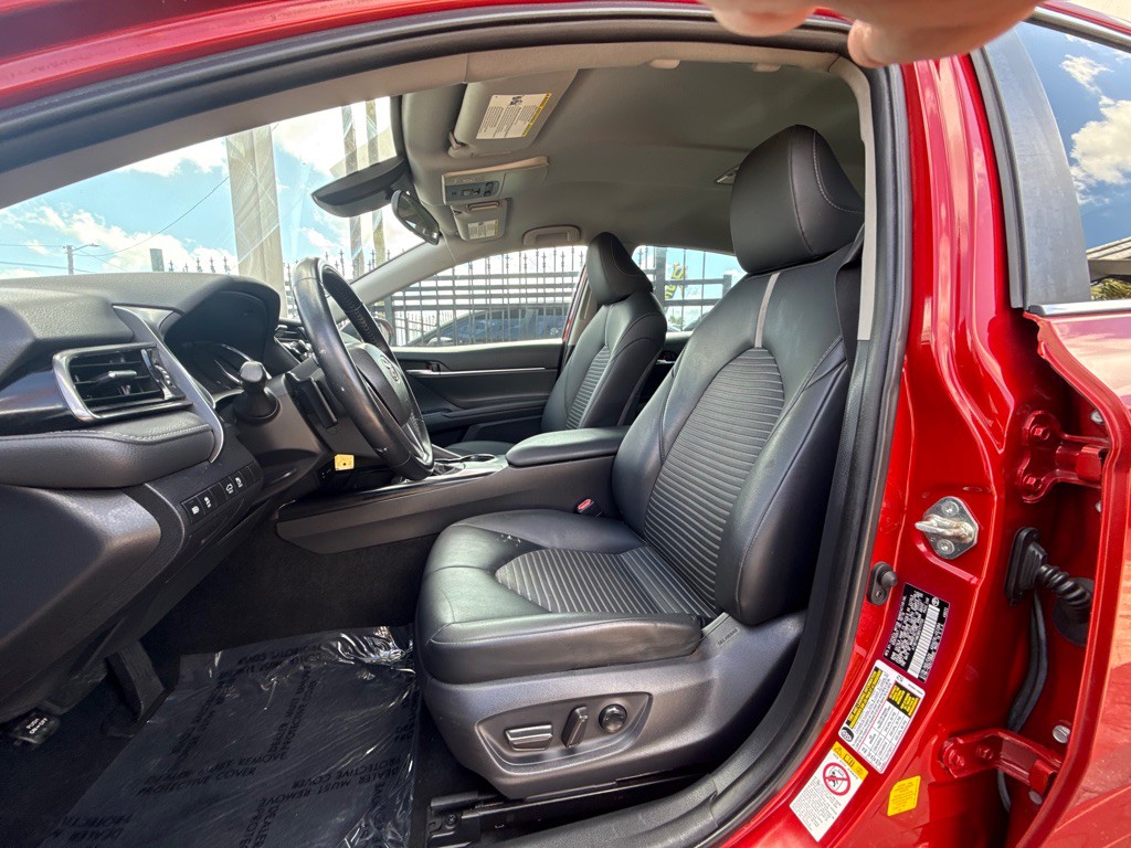 2019 Toyota Camry Image 11