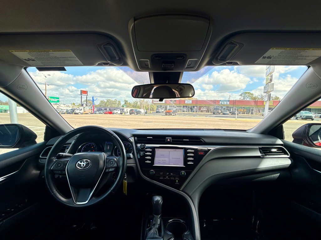 2019 Toyota Camry Image 12
