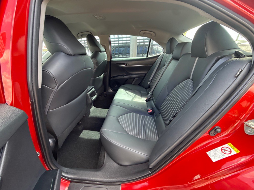 2019 Toyota Camry Image 17