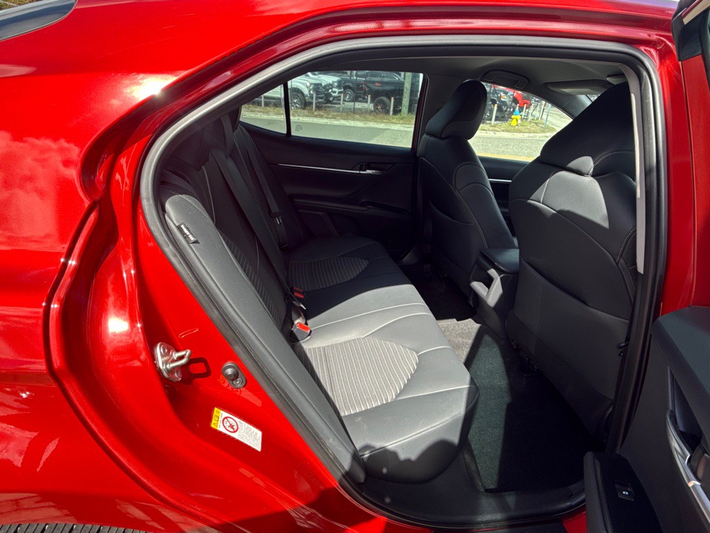 2019 Toyota Camry Image 18