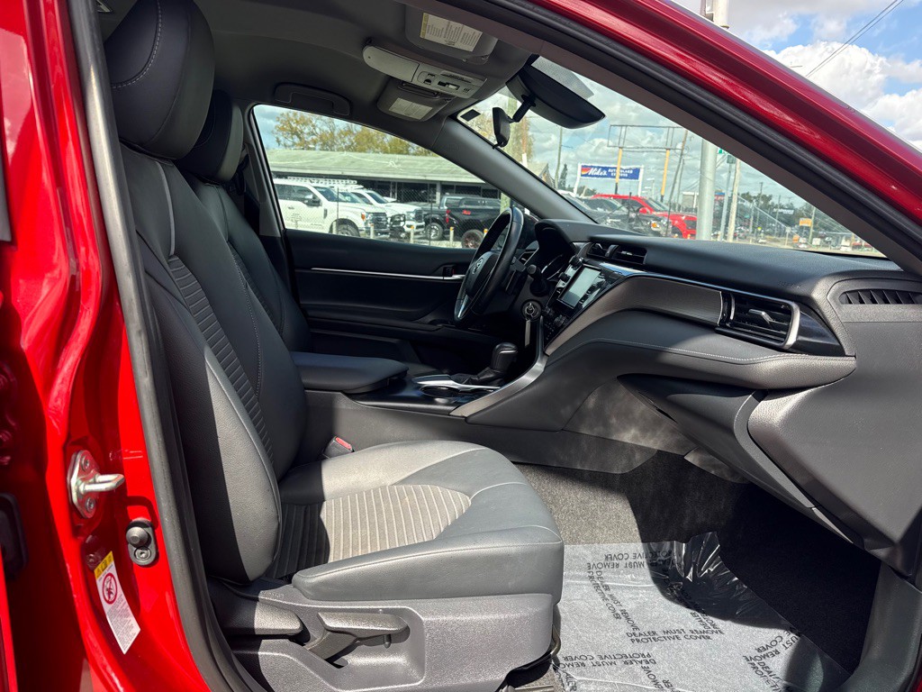 2019 Toyota Camry Image 19