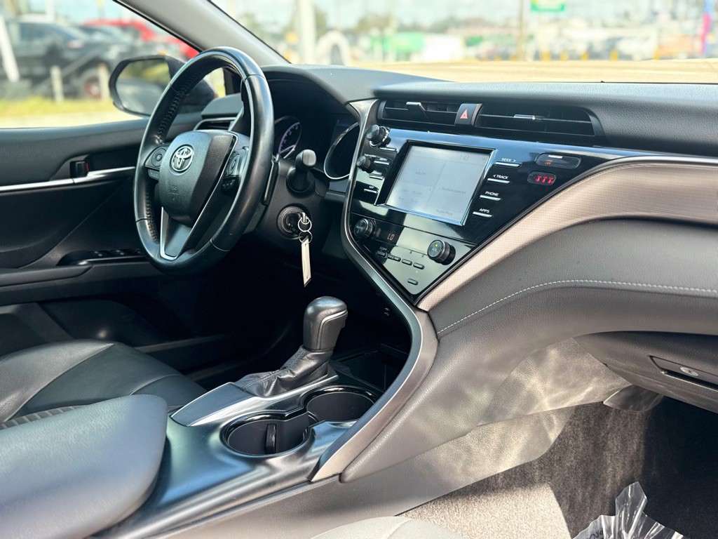 2019 Toyota Camry Image 20