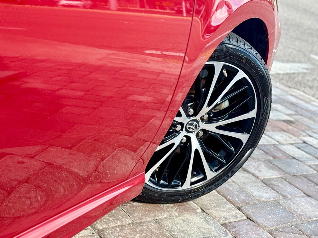 2019 Toyota Camry Image 25