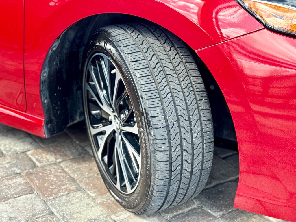 2019 Toyota Camry Image 26