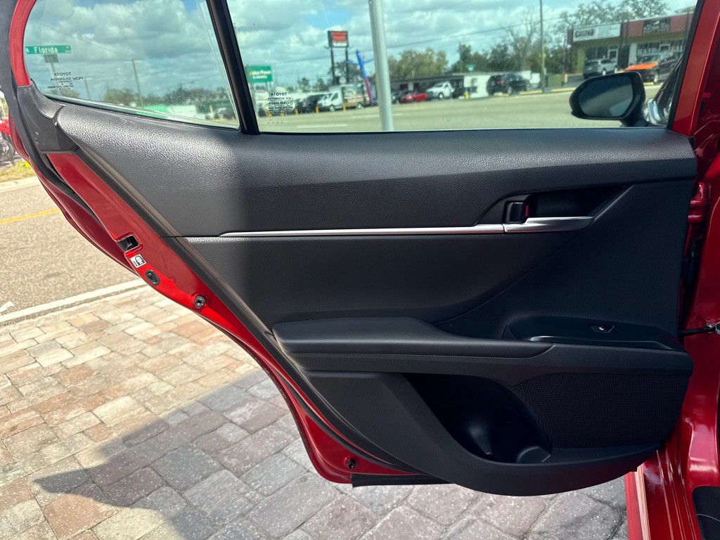 2019 Toyota Camry Image 33