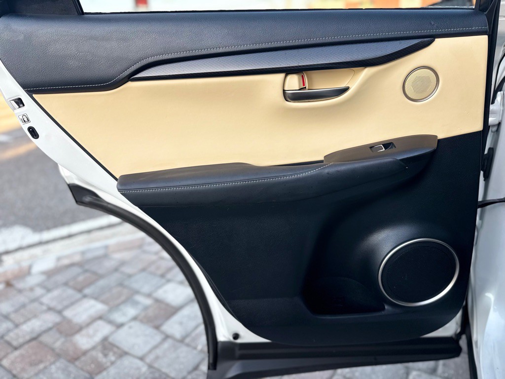 2018 Lexus NX Image 32