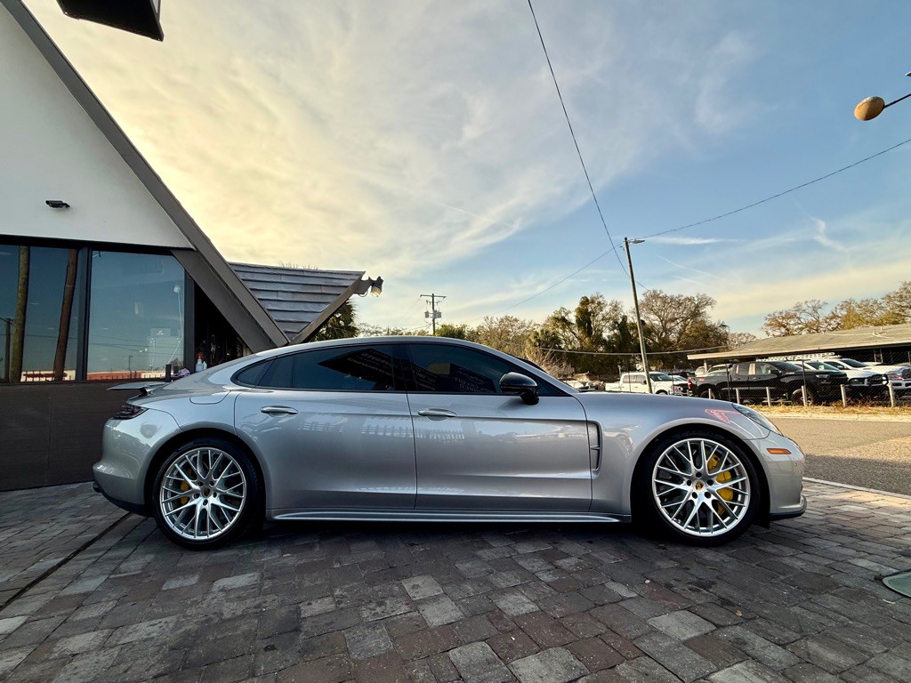 2018 Porsche Panamera Image 8