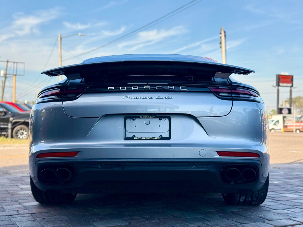 2018 Porsche Panamera Image 10