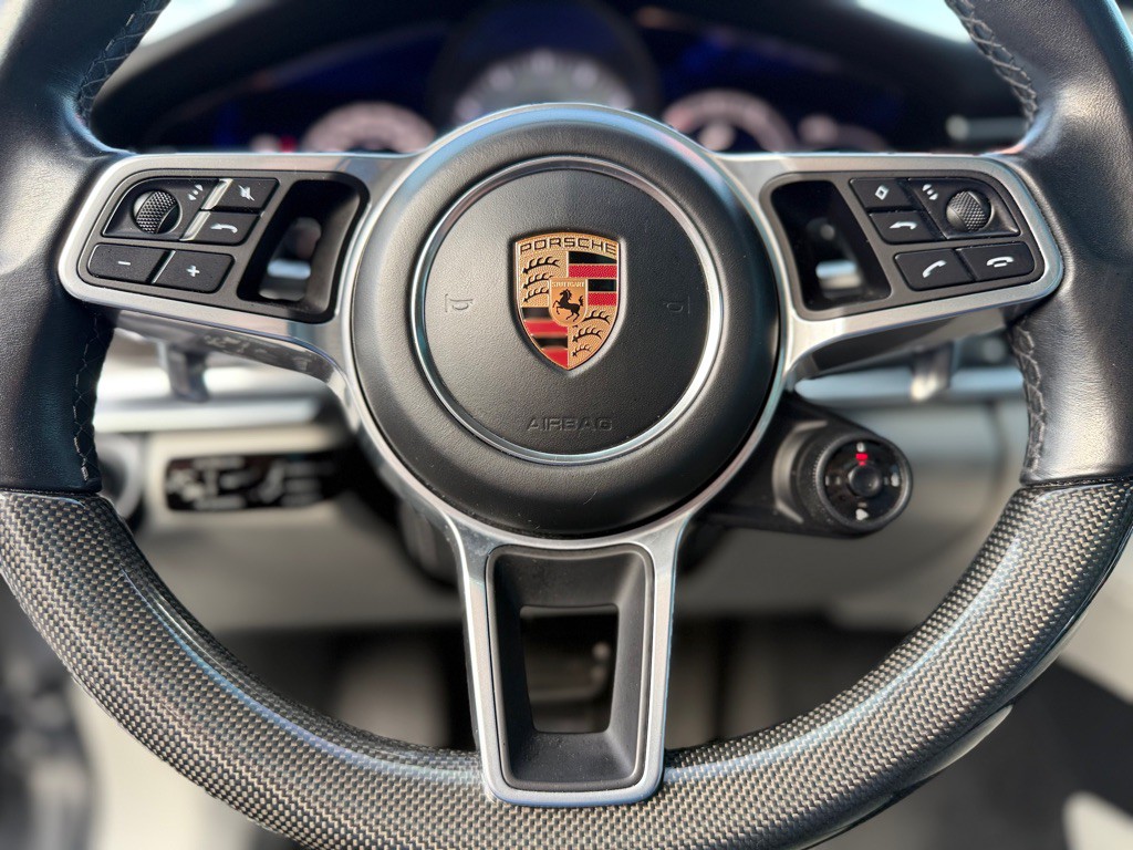2018 Porsche Panamera Image 18