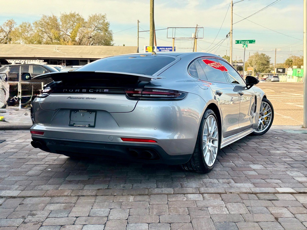 2018 Porsche Panamera Image 27