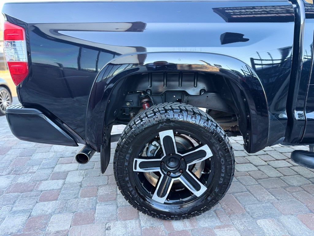 2014 Toyota Tundra Image 11