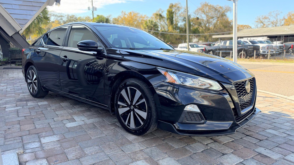 2021 Nissan Altima Image 2