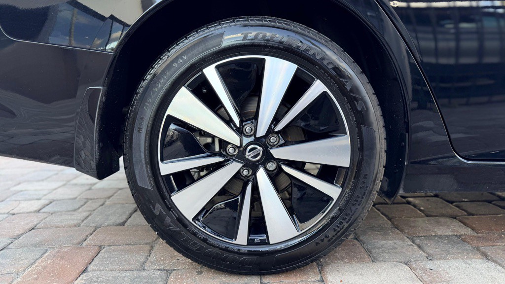 2021 Nissan Altima Image 9