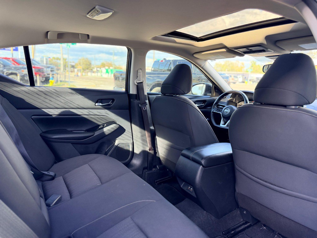 2021 Nissan Altima Image 18