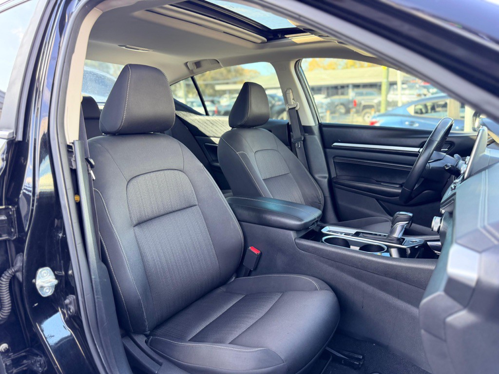 2021 Nissan Altima Image 19