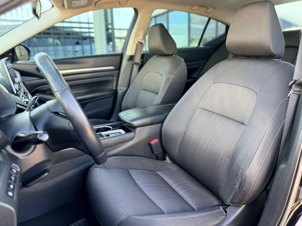 2021 Nissan Altima Image 25