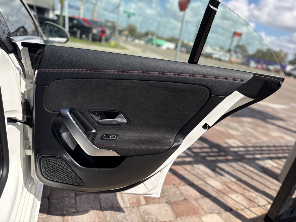 2021 Mercedes-Benz CLA-Class Image 34