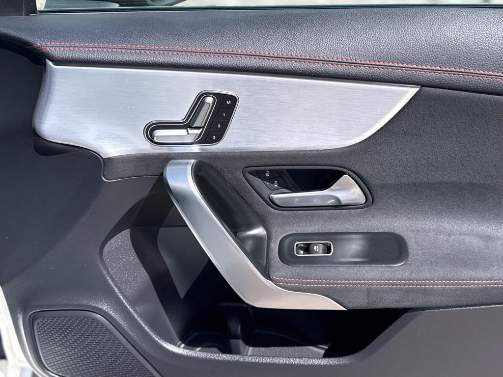 2021 Mercedes-Benz CLA-Class Image 36