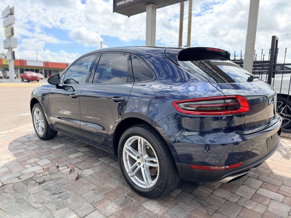 2017 Porsche Macan Image 5