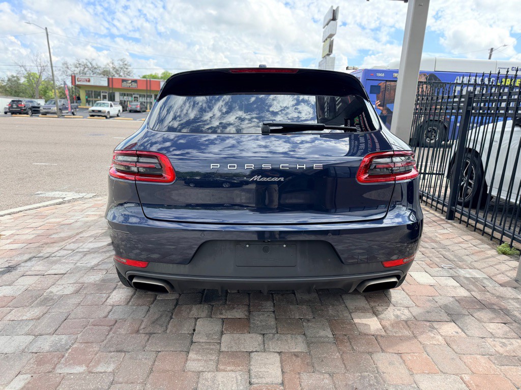 2017 Porsche Macan Image 6