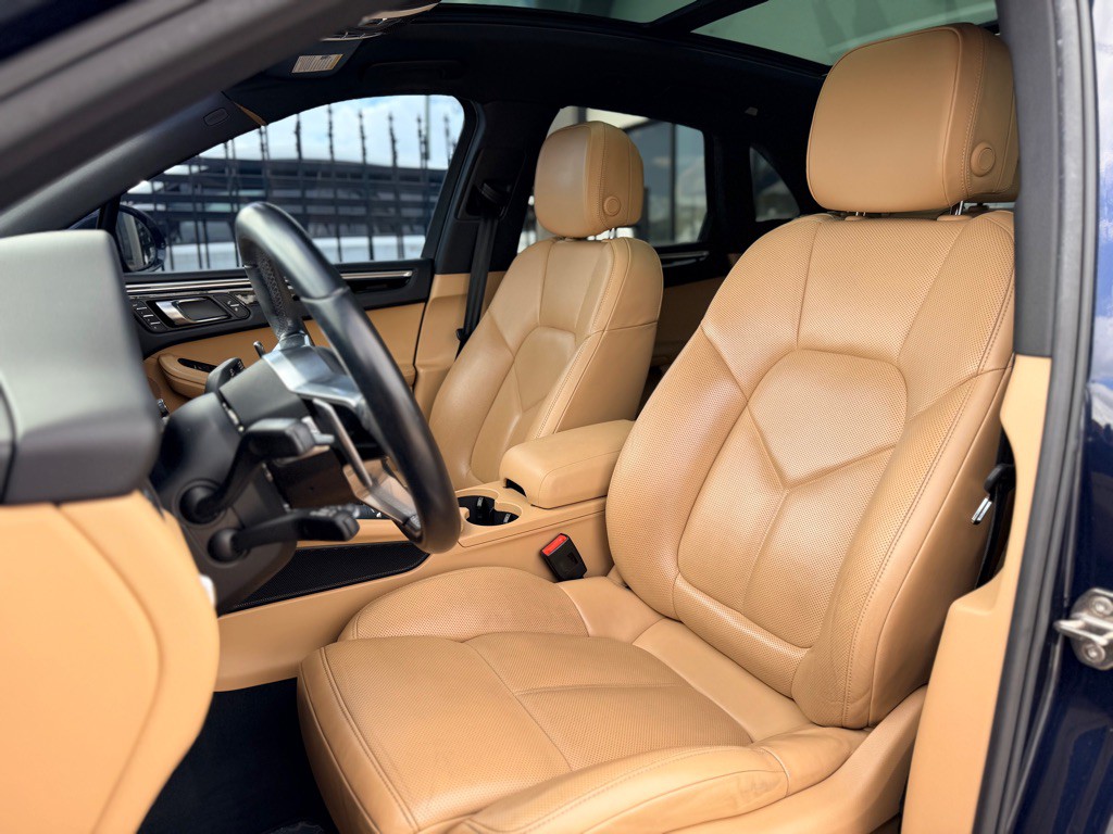 2017 Porsche Macan Image 12