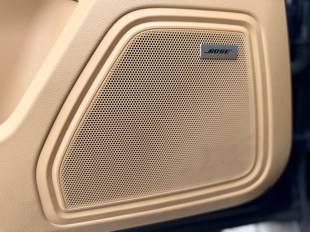 2017 Porsche Macan Image 25