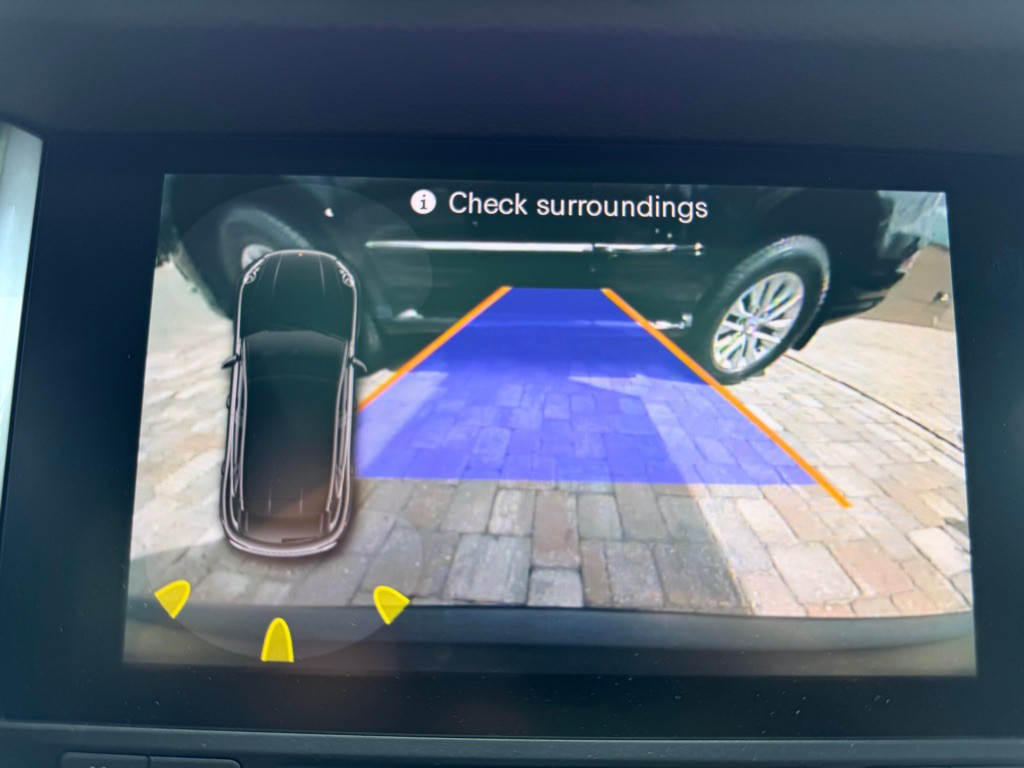 2017 Porsche Macan Image 27