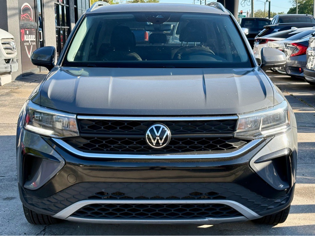 2023 Volkswagen Taos Image 1